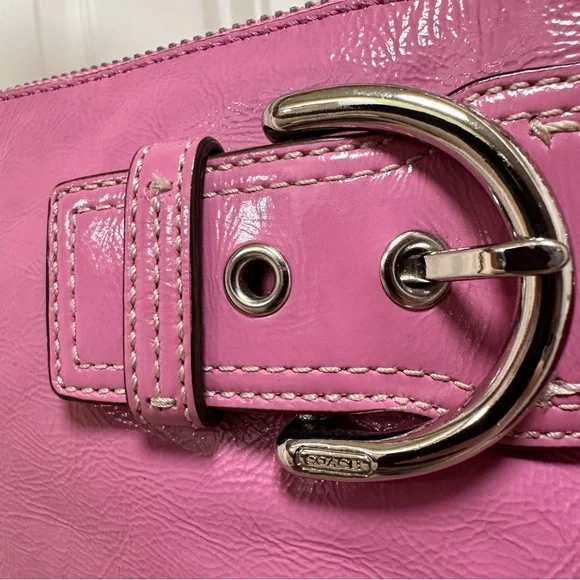 Coach Soho Chain Buckle Pink Patent Leather Shoulder Bag Y2K - Picture 9 of 12